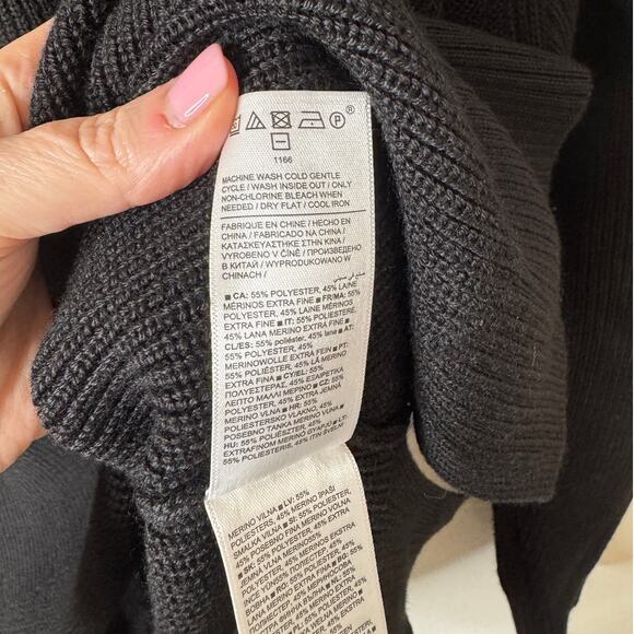 Athleta 1X Black Hanover Refined V-Neck Sweater Merino Wool Chunky Knit Relaxed - Picture 8 of 9